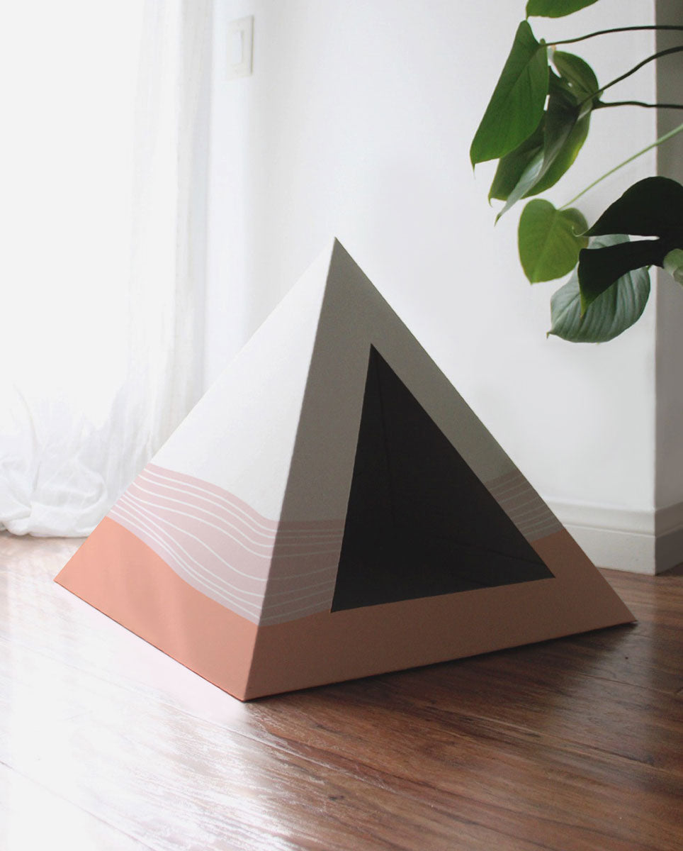 'Wavey' Cardboard Cat Pyramid KittyKardboard
